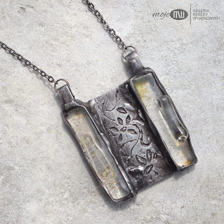 podwojne-odbicie-wisior-szklo-metal-kwadratowy-rustykalny-motywy-kwiatowe
