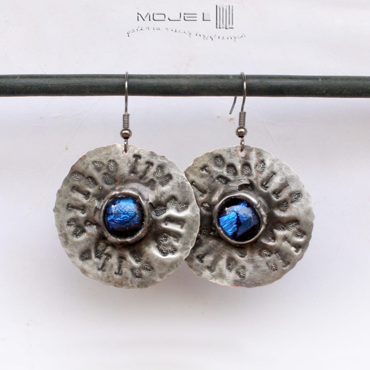 dichrooko-w-lazurze-dichrooko-opalizujace-kolczyki-z-miedzi-szklane-oko-szklo-dichroiczne-fusing-wiszace-miedziane-okragle