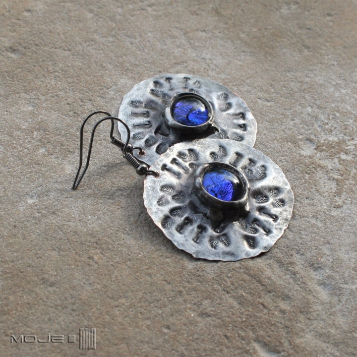 dichrooko-w-lazurze-dichrooko-opalizujace-kolczyki-z-miedzi-szklane-oko-szklo-dichroiczne-fusing-wiszace-miedziane-okragle