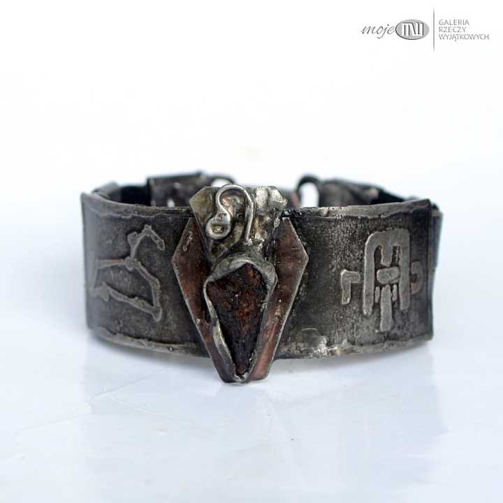 kamienne-dobro-z-monogramem-meska-bransoleta-surowy-granat-kamien-rzemien-bizuteria-dla-mezczyzny-rustykalna