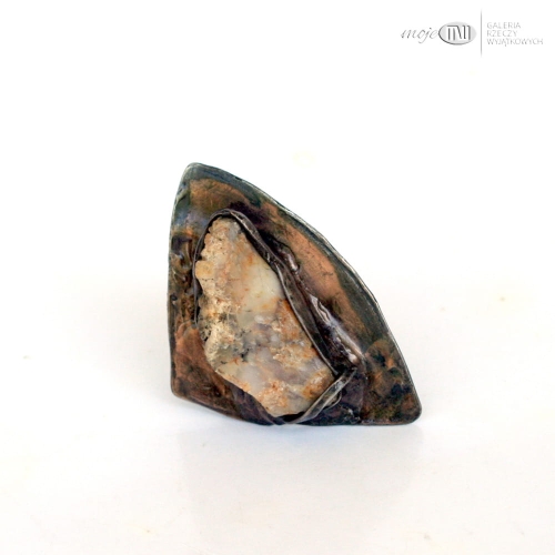 opal-w-trojkacie-duzy-pierscionek-surowy-opal-kamien-miedziany-trojkat-rustykalny