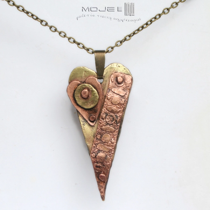 serce-zaklinowane-wisior-miedz-mosiadz-rustykalne-zawieszka