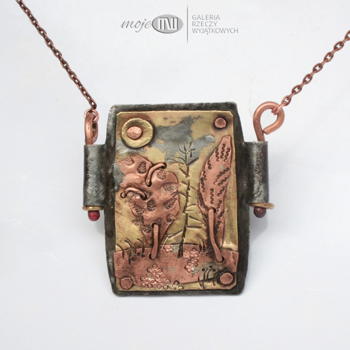 wisior-z-widoczkiem-rustykalny-wisior-miedz-mosiadz-drzewa-bizuteria-z-naturalnych-materialow