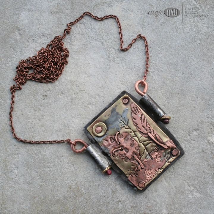 wisior-z-widoczkiem-rustykalny-wisior-miedz-mosiadz-drzewa-bizuteria-z-naturalnych-materialow