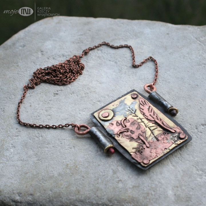 wisior-z-widoczkiem-rustykalny-wisior-miedz-mosiadz-drzewa-bizuteria-z-naturalnych-materialow