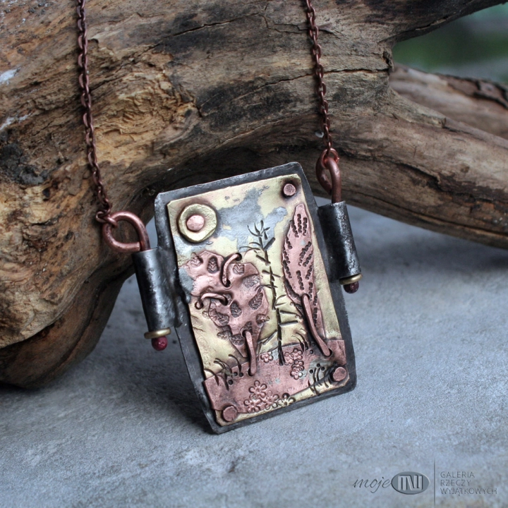 wisior-z-widoczkiem-rustykalny-wisior-miedz-mosiadz-drzewa-bizuteria-z-naturalnych-materialow