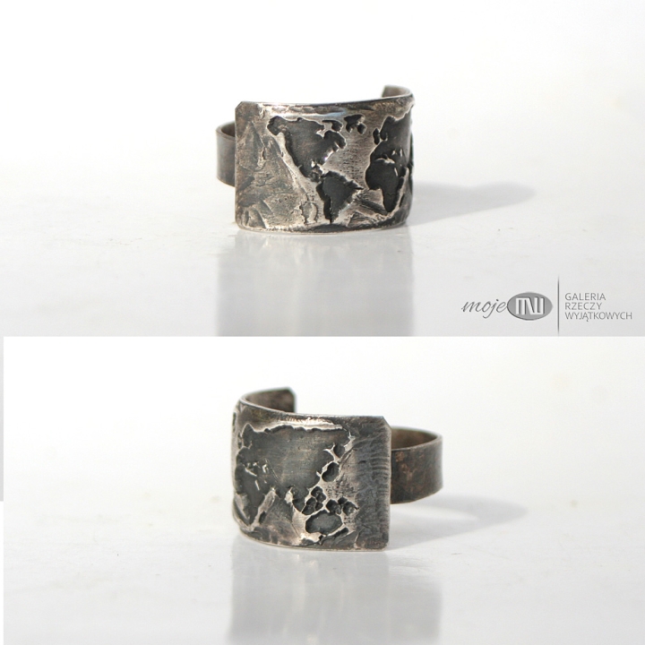 swiat-na-palcu-nieregularna-srebrna-obraczka-z-mapa-swiata-duzy-rozmiar-meska-bizuteria-srebro