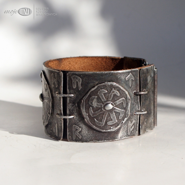 Perun-i-Swarozyc-z-runami-szeroka-bransoleta-meska-bizuteria-slowianskie-bostwa-znaki-runiczne-runy-magia-bizuteria-poganska