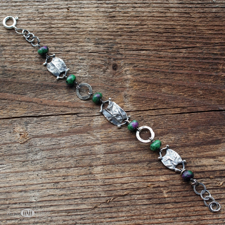 w-trawie-z-zoisytem-srebrna-bransoletka-srebro-recznie-robiona-roslinki-prezent