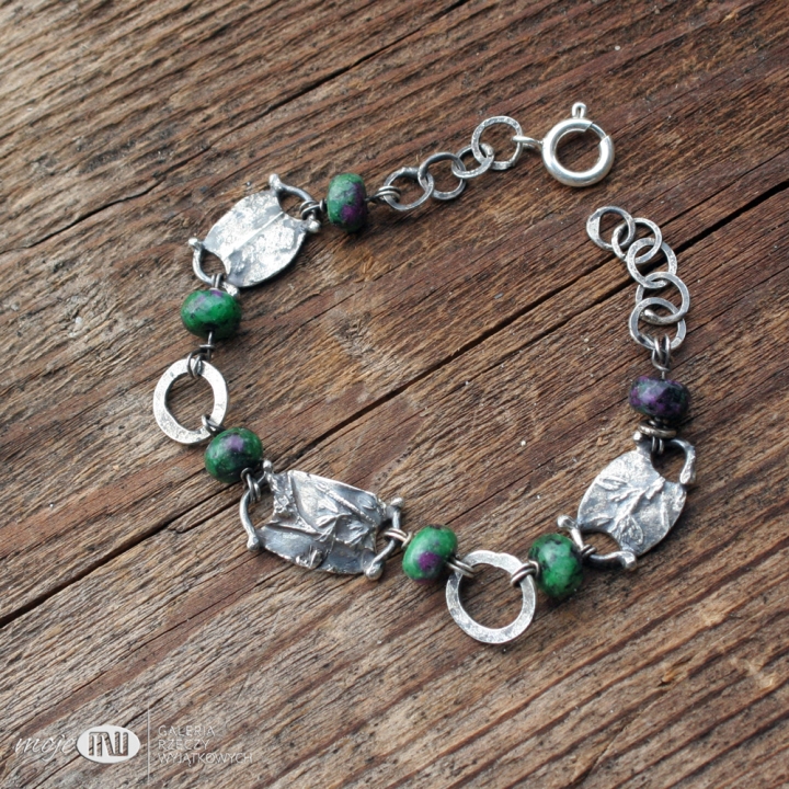 w-trawie-z-zoisytem-srebrna-bransoletka-srebro-recznie-robiona-roslinki-prezent