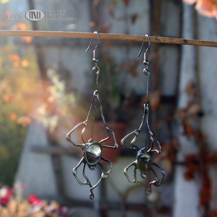 arachne-kolczyki-pajak-wiszace-dlugie-do-uszu-helloween