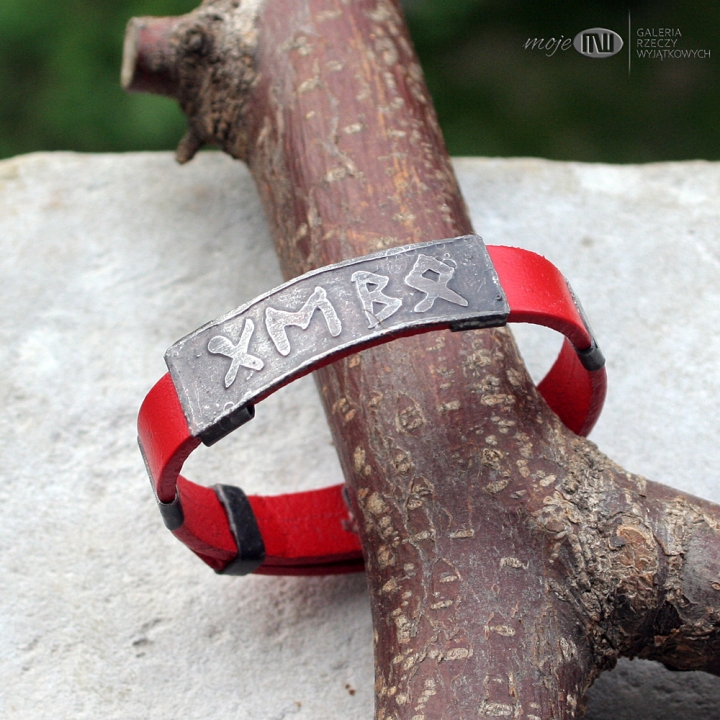 runiczny-amulet-milosci-runy-znaki-runiczne-bransoletka-talizman-czerwony-rzemien-miedziana-bizuteria-poganska