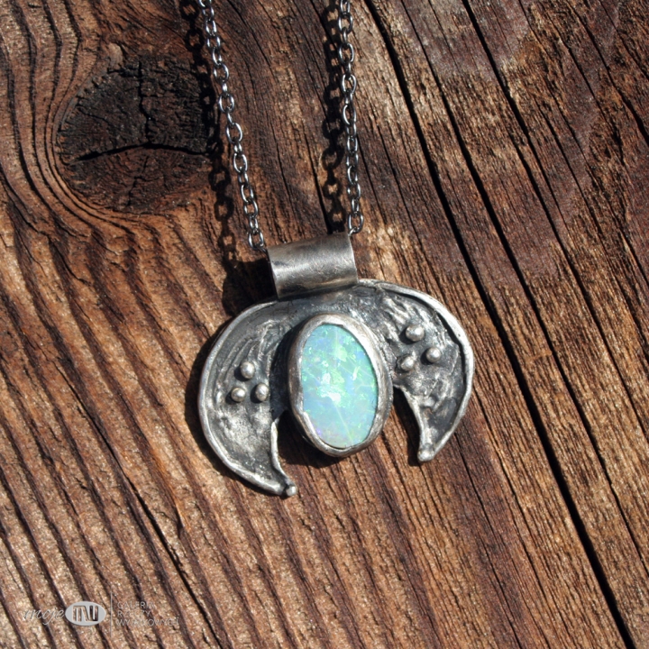 lunula-z-opalem-srebro-wisior-ksiezyc-opal-kobiecy-poganska-bizuteria-amulet