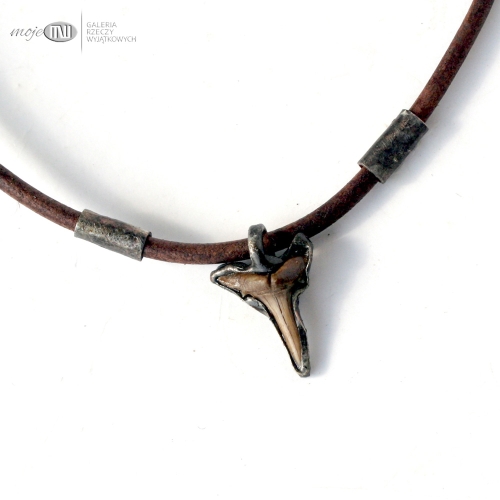 zab-rekina-amulet-talizman-wisiorek-rzemyk-skorzany-skora