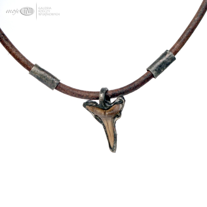 zab-rekina-amulet-talizman-wisiorek-rzemyk-skorzany-skora