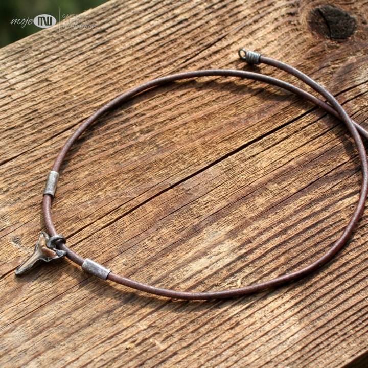 zab-rekina-amulet-talizman-wisiorek-rzemyk-skorzany-skora