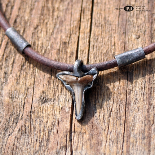 zab-rekina-amulet-talizman-wisiorek-rzemyk-skorzany-skora