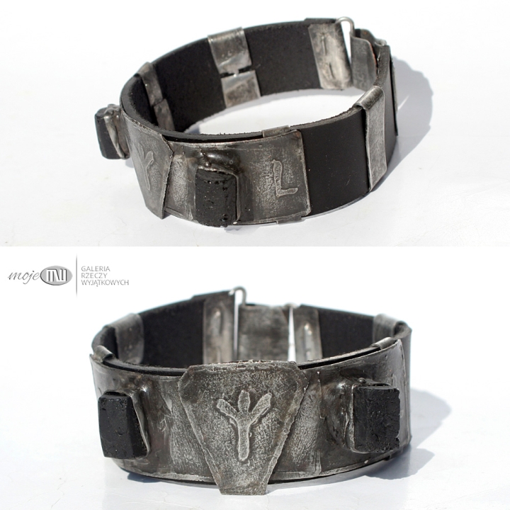 Algiz-bransoleta-meska-rustykalna-runy-znaki-runiczne-amulet-inicjaly-personalizowana-turmalin-czarny-skora