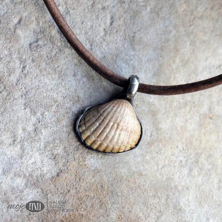 baltycka-muszelka-wisiorek-z-muszelka-na-szyje