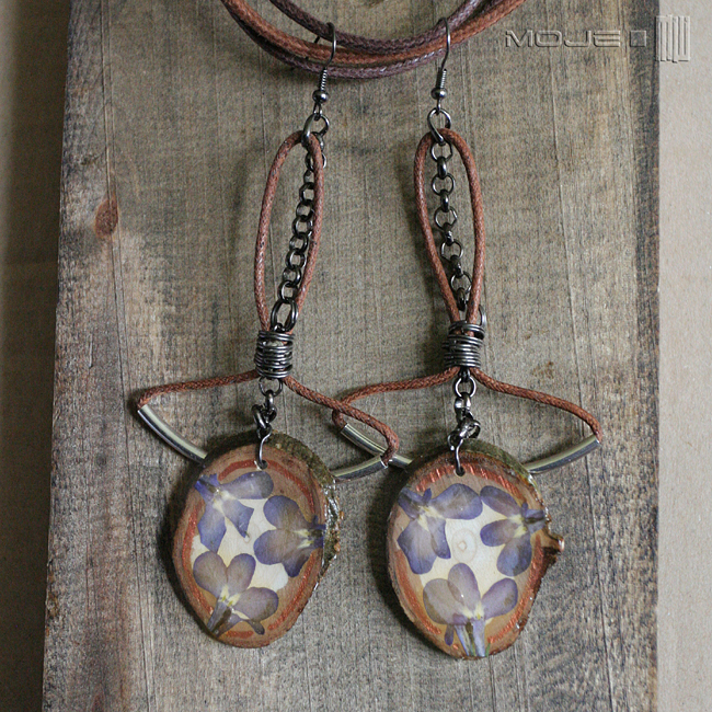 wyblakle-lobelie-kolczyki-wiszace-drewno-suszone-kwiaty