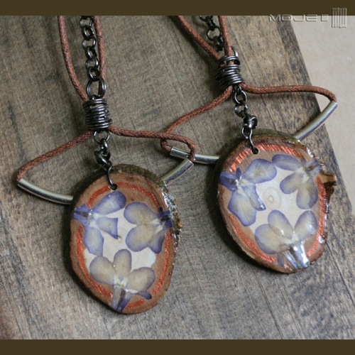 wyblakle-lobelie-kolczyki-wiszace-drewno-suszone-kwiaty