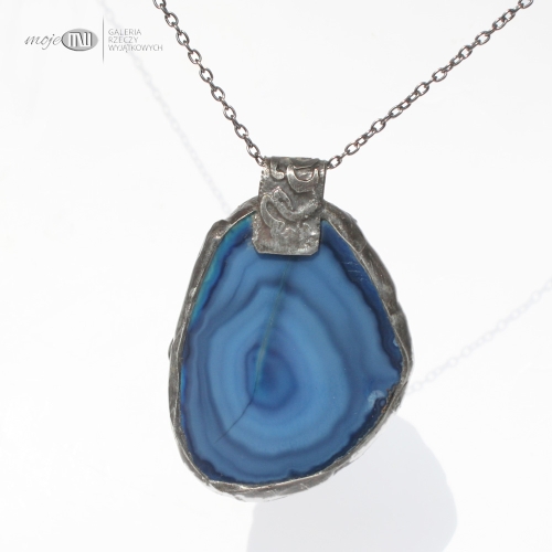 plaster-nieba-agat-rustykalny-wisior-z-plastra-agatu-oprawiony-w-miedz-pokryta-cyna-niebieski