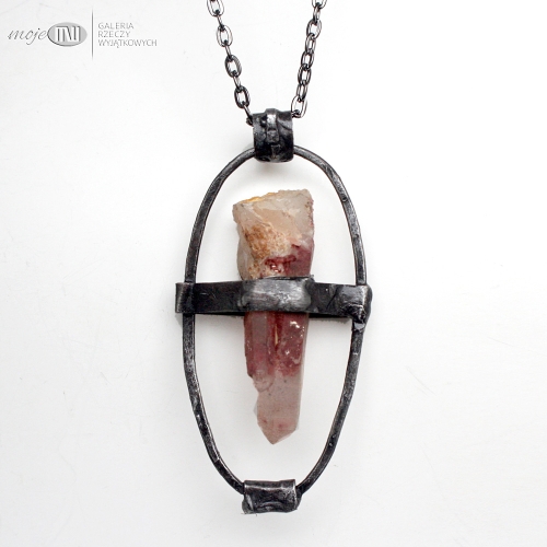 krwawy-lodowy-odlamek-krysztal-gorski-wisior-owalny-miedz-pokryta-cyna-rusyukalny-surowy-kamien