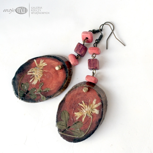 lakowe-wiszace-kolczyki-drewniane-z-drewna-suszone-kwiaty-plaster-drewno