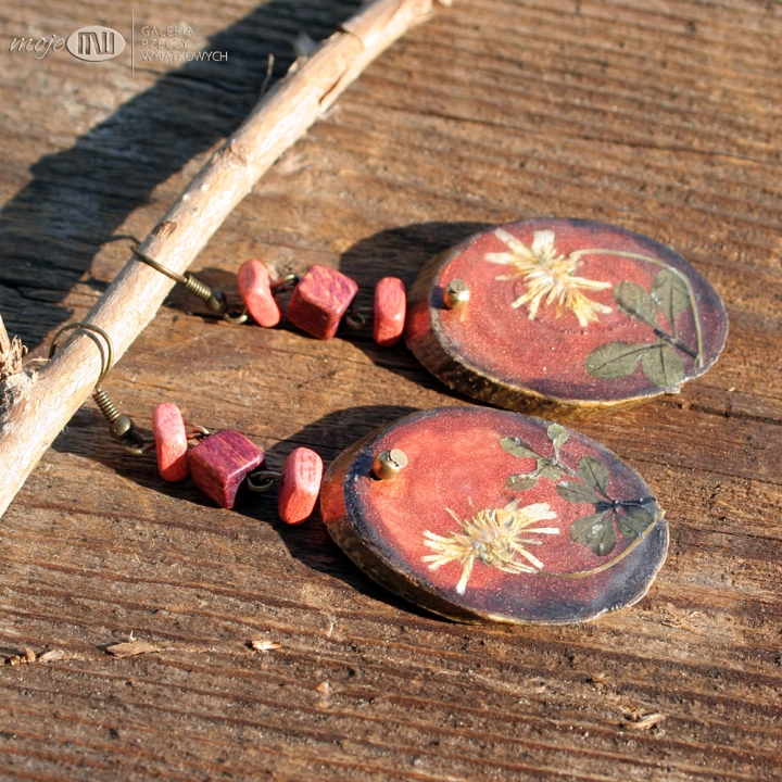 lakowe-wiszace-kolczyki-drewniane-z-drewna-suszone-kwiaty-plaster-drewno