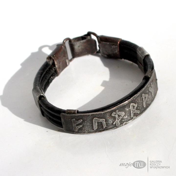 manela-runiczna-bransoletka-meska-runy-znaki-runiczne-amulet-rzemien-skorzany
