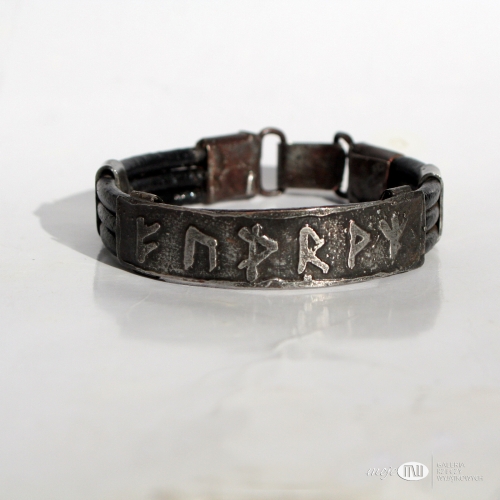 manela-runiczna-bransoletka-meska-runy-znaki-runiczne-amulet-rzemien-skorzany