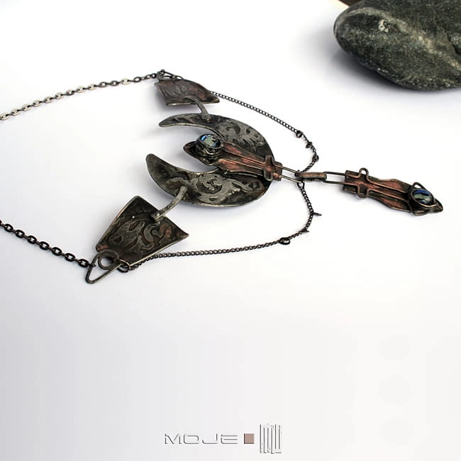 Switezianka-naszyjnik-bizuteria-gotycka-gotycki-gothic-ezoteryczny-magiczny-miedziany-biżuteria-autorska-metaloplastyka-księżyc-luna-słowiańskie-poganska