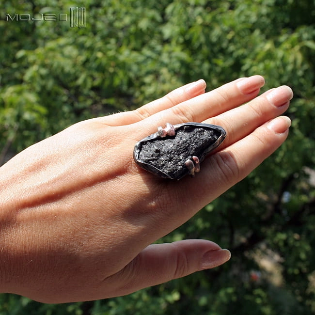 Dragon ring, pazur smoka, kamień naturalny, czarny kamień, pierścionek z kamieniem, miedziana obrączka, biżuteria autorska, hand made, ręcznie robione
