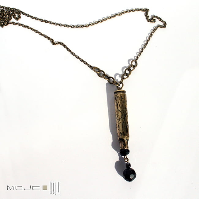 kaliber-5-56-mosiezna-luska-wisiorek-z-luski-militaria-trawione-czarne-korale-mosięzny-mosiadz