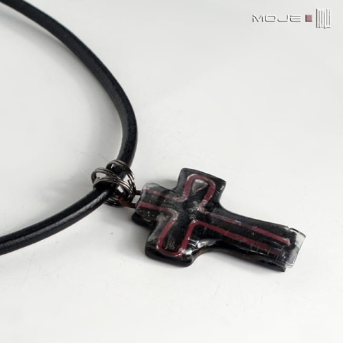 Dokąd podążasz, szklany wisior, biżuteria fusing,  hand made, ręcznie robione, biżuteria autorska, wisior, wisiorek, męski wisior, biżuteria męska, dla mężczyzny, dla niego, krzyż, szklany krzyż, naszyjnik męski