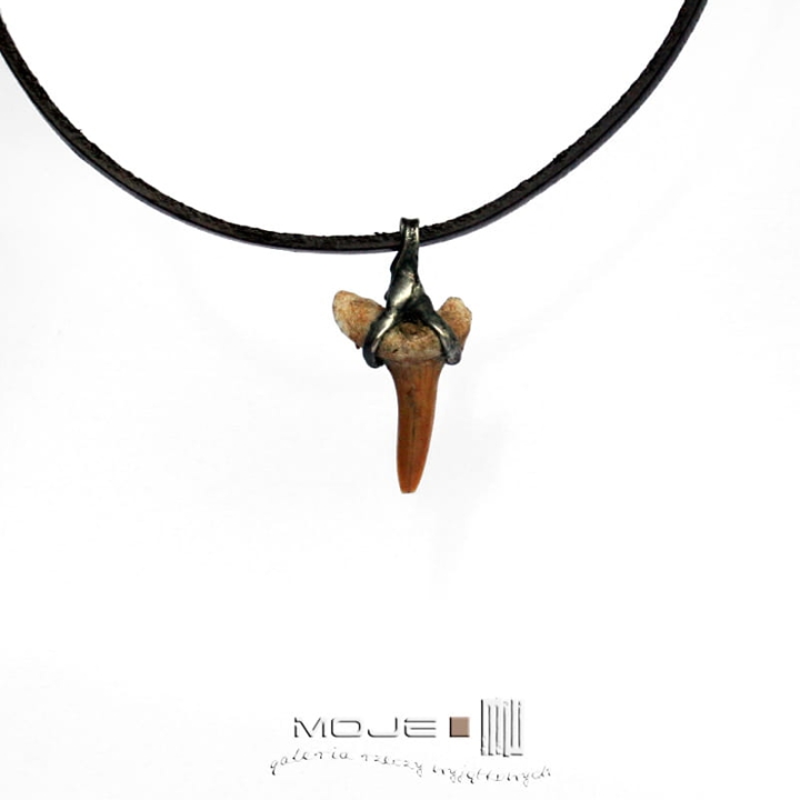 ząb rekina, męska biżuteria, męski wisiorek, dla mężczyzny, talizman