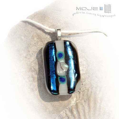 Błękitna esencja, wisiorek ze szkła, szklany wisiorek, wisiorek, wisior, biżuteria fusing, millefiori, kwiatek, fusing szklany, biżuteria autorska, biżuteria ze szkła,