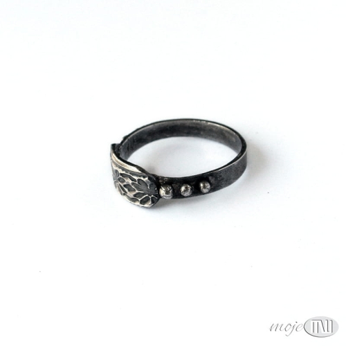 radosna-drobnotka-srebrny-pierscionek-ze-srebra-kwiatek-art-clay