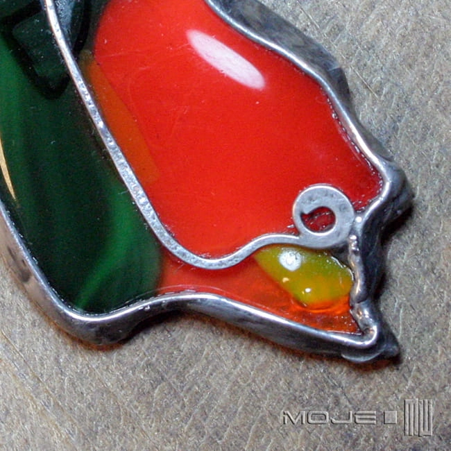 Kwiatowo kontrastowo, wisior szklany, wisior miedziany, wisior, metaloplastyka, hand made, rękodzieło, oryginalny prezent, biżuteria autorska, kwiat, fusing, fusing szklany,