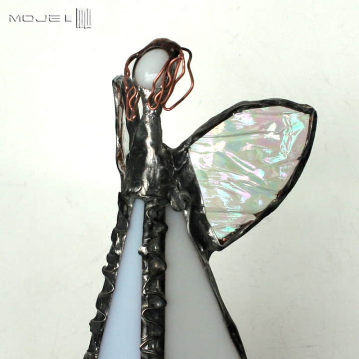 Biały anioł, witrażowy anioł, stojący dekoracyjny anioł, szkło witrażowe, komunia święta, rodzice chrzestni, prezent