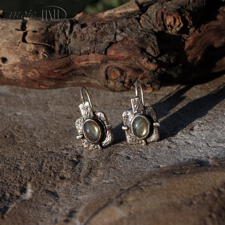 Labrakwadrat, kolczyki srebrne, ze srebra, kolczyki z labradorytem, ręcznie formowane srebro