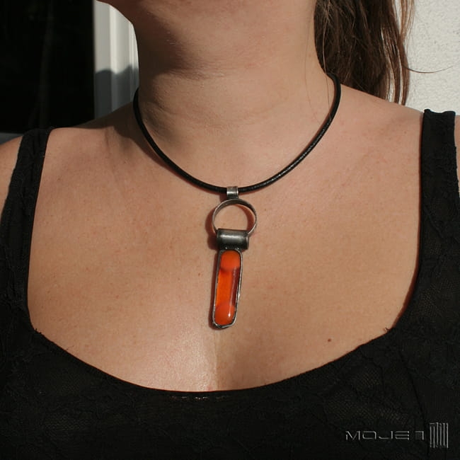 Szklaniec pomarańczowy, pomarańczowy wisior, wisior, szklany wisior, biżuteria fusing, miedziany wisior, biżuteria tiffany, biżuteria autorska, pomarańczowy, handmade, szkło