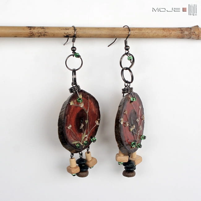 Kolor który oddały kwiaty, kolczyki z drewna, rustykalny, biżuteria z drewna, biżuteria ze szkła, drewniany, kolczyki naturalne, biżuteria autorska, hand made, ręcznie robione, z drewna, naturalne, kolczyki wiszące,