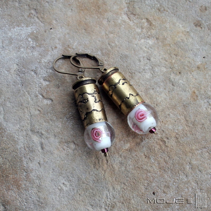 Kaliber-9-rozany-kolczyki-z-lusek-mosiezne-wiszace-militarne