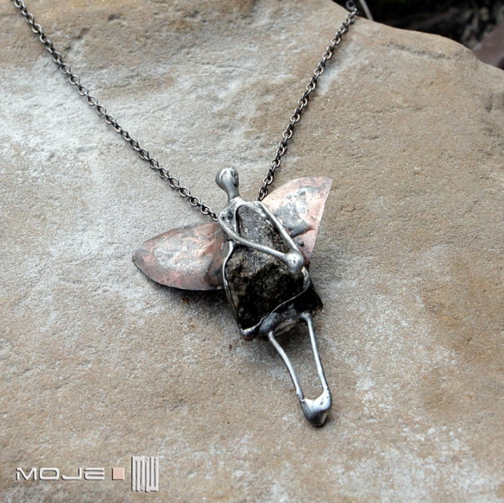 Kamykowy anioł, wisior, kamień naturalny