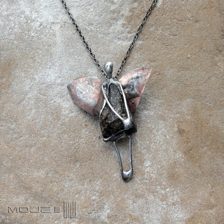 Kamykowy anioł, wisior, kamień naturalny