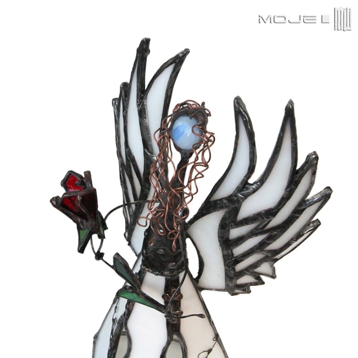 Lavemezhu, szklany stojący anioł, witrażowy