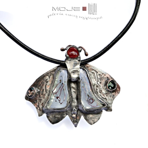 Ćma królewska, duży wisior z miedzi i szkła