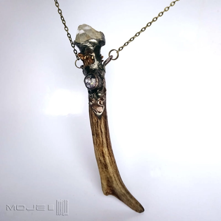 Skarb leśnego elfa II, wisior z rogu, biżuteria gotycka