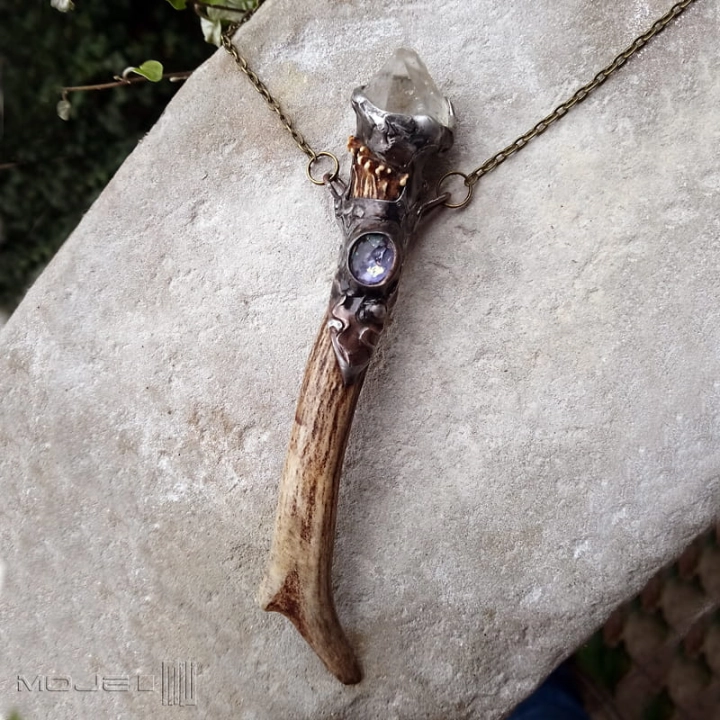 Skarb leśnego elfa II, wisior z rogu, biżuteria gotycka